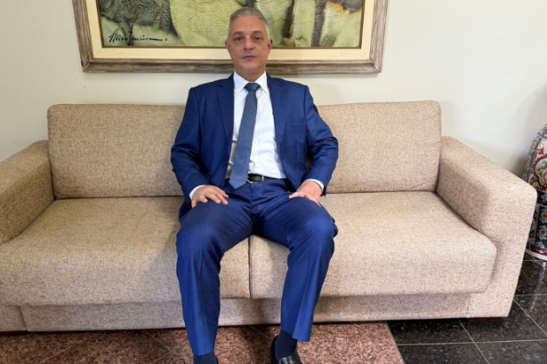 Leonardo Manzan explica que as teses tributárias são fundamentais para reduzir riscos e otimizar o planejamento fiscal empresarial.