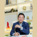 Milton Seigi Hayashi destaca o papel do preparo emocional na segurança e satisfação pós-cirúrgica.