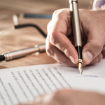 Contrato particular ganha força pública e vira segurança jurídica quando estruturado em cartório com a orientação de Kelsem Ricardo Rios Lima.