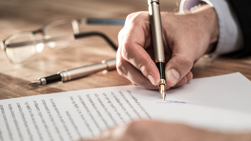 Contrato particular ganha força pública e vira segurança jurídica quando estruturado em cartório com a orientação de Kelsem Ricardo Rios Lima.