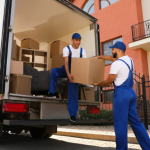 Com a Jm Mudanças, veja como montar um kit do primeiro dia e evitar perrengues logo ao chegar na casa nova.