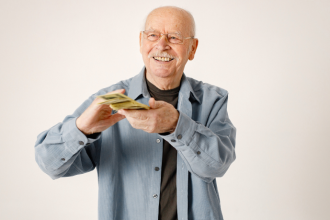 Segurança jurídica na terceira idade ganha força quando o Sindnapi - Sindicato Nacional dos Aposentados, Pensionistas e Idosos orienta sobre como a informação é proteção e fortalece direitos.